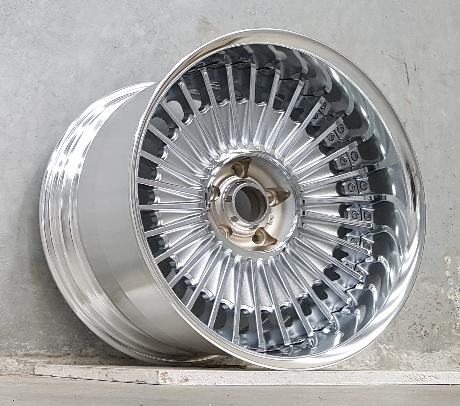 workwheels emitz 19インチ Work Emitz Wheels | “19x9.5 ET +46 - R Disk | Raw Polish