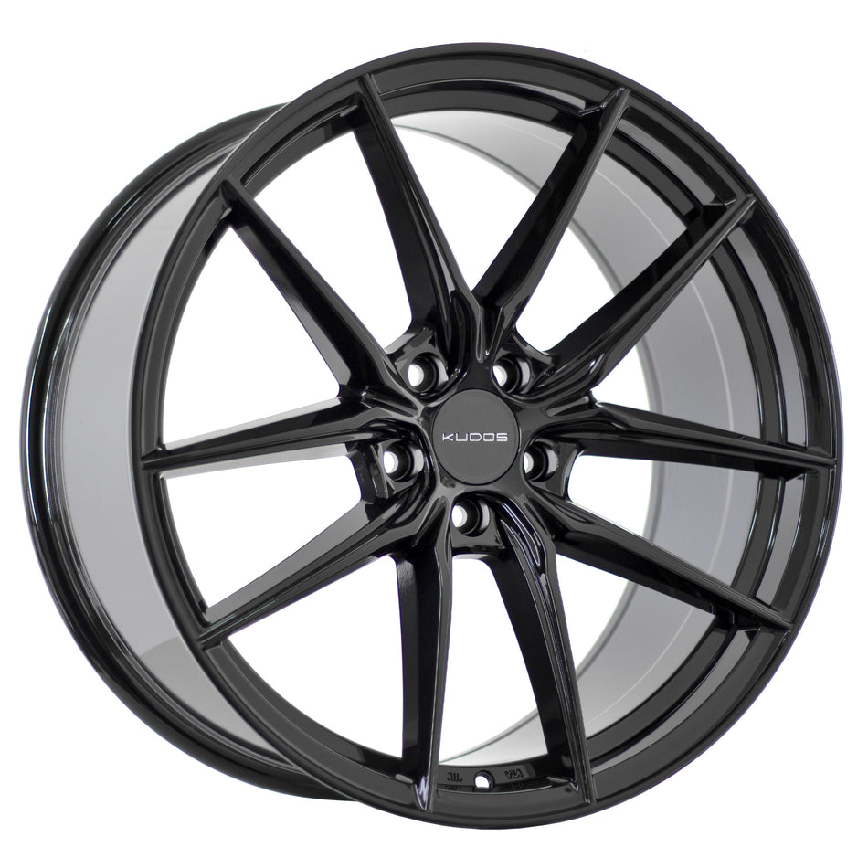 Fusion-Gloss Black 18X8.0 40 5x114